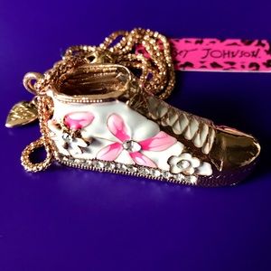 Flowery Diamonte High Top Shoe Necklace.